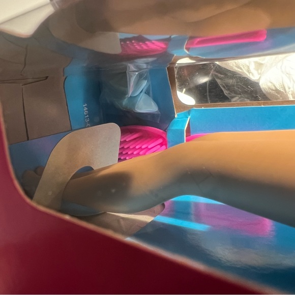 COLLECTOR’S EDITION EASTER BARBIES, set of 2 🐣 🐰 🌺 👱🏻‍♀️ - Picture 6 of 14